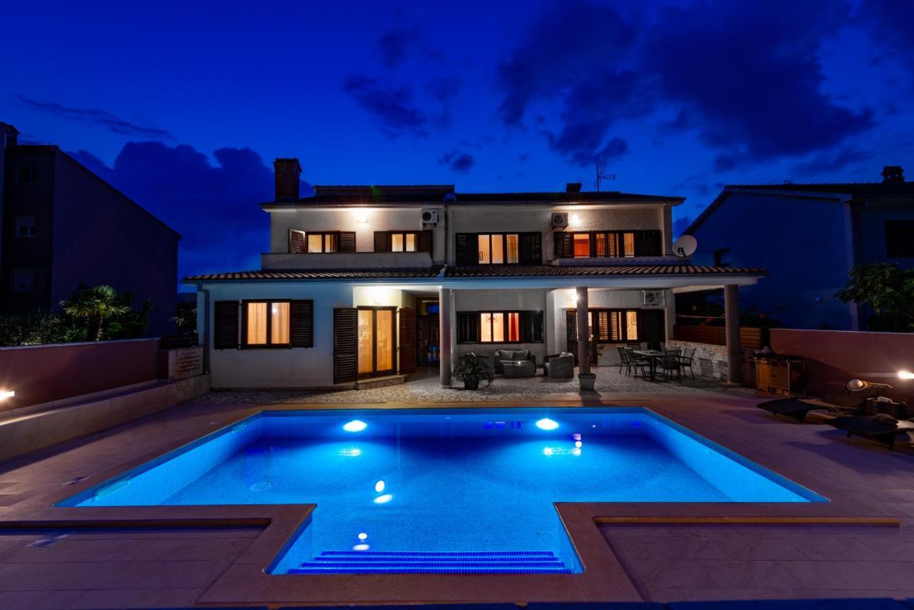 Villa Komel With Pool Fazana Bagian luar foto